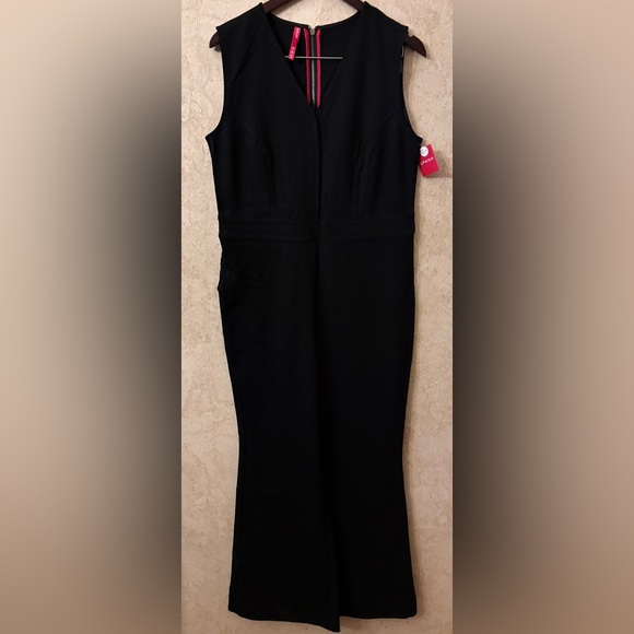 SPANX Perfect Sleeveless Jumpsuit - Picture 4 of 10